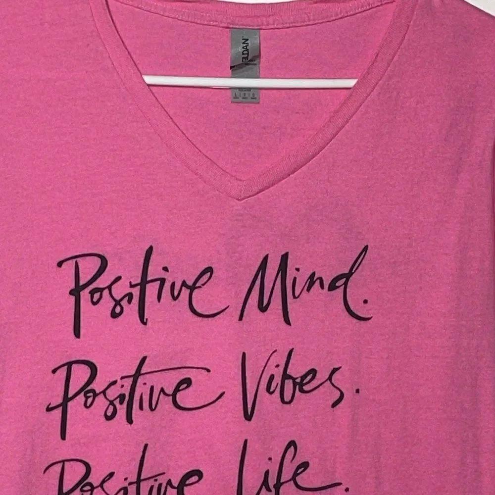Gildan graphic tee - Picture 2 of 7